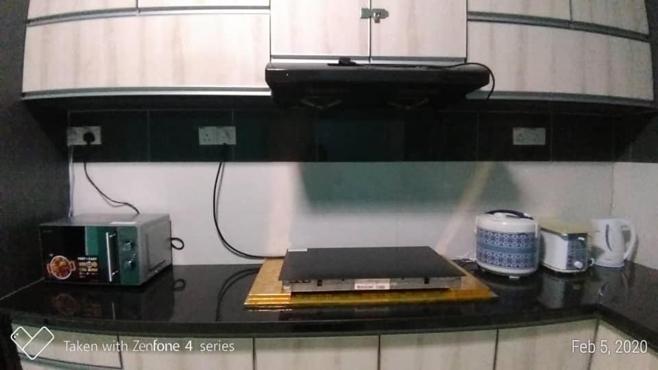 The Handz House II With Wifi - For Family Or Same Gender Only Кепала Батас Екстериор снимка